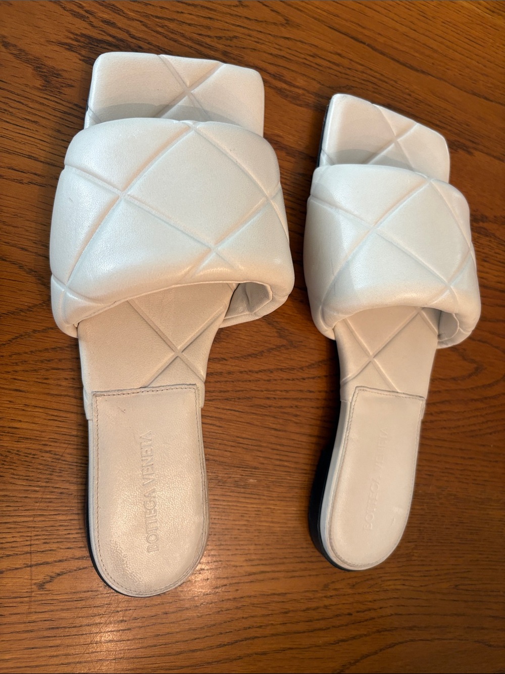 Bottega Veneta White Quilted Slide Sandals - Picture 3 of 3